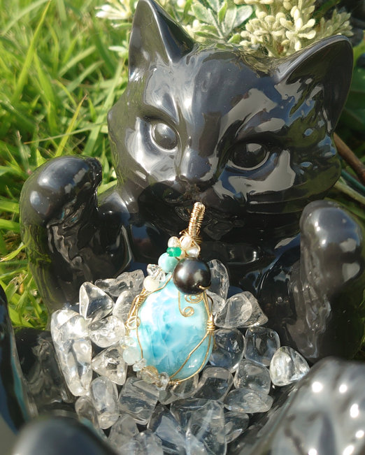 高品質　ラリマー　猫ちゃんペンダントトップ ラリマーネコペンダントトップ 高品質ラリマーとブラックパールの