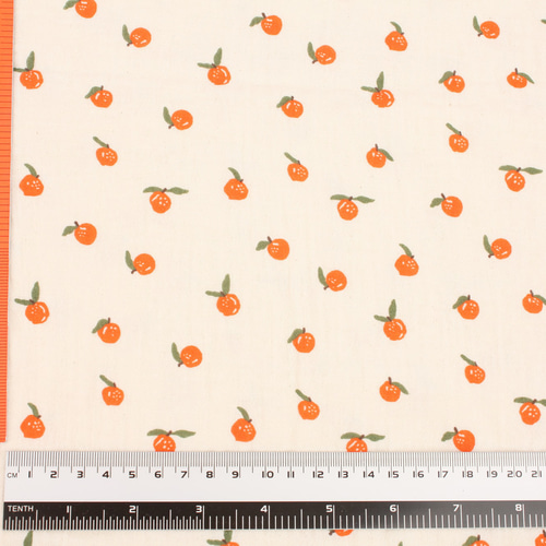 みかん❤生地サンプル❤6重ガーゼ。⭐ みかん フルーツ柄- 布・生地の通販