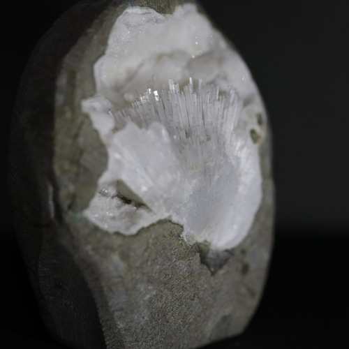 スコレサイト256gスコレス沸石 / 原石 標本 天然石 ZK stones 通販