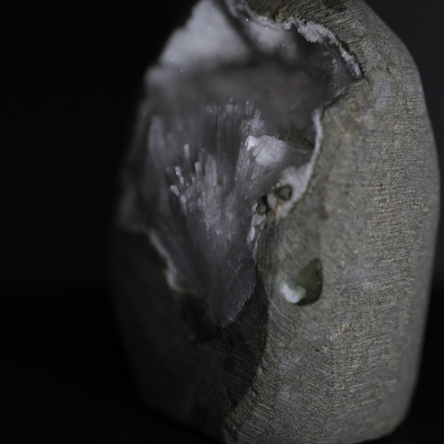スコレサイト256gスコレス沸石 / 原石 標本 天然石 ZK stones 通販