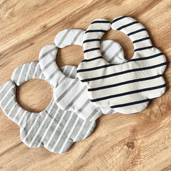 ♡ぽこぽこダブルガーゼのハート柄花びらスタイ♡ スタイ・よだれかけ