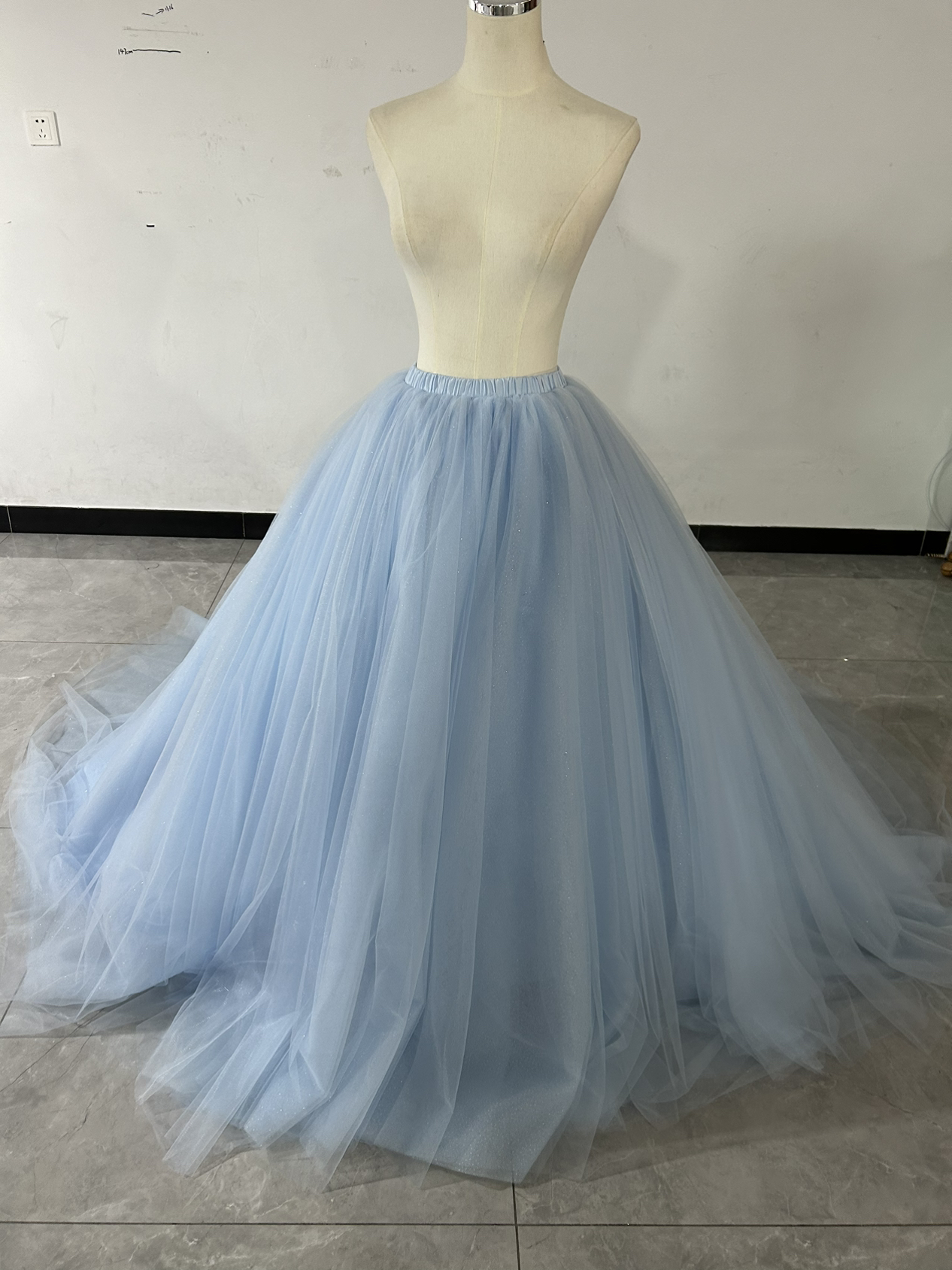 爽やかで優しいブルー スカート キラキラチュール トレーン 優雅なシルエット