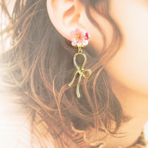 再販】【2色】Flower Bijou & Ribbon イヤリング ピアス ビジュー 