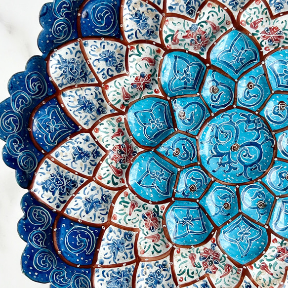 ペルシャのエナメル皿　飾り皿　Φ20ｃｍ【ミーナーカーリー008】 7枚目の画像