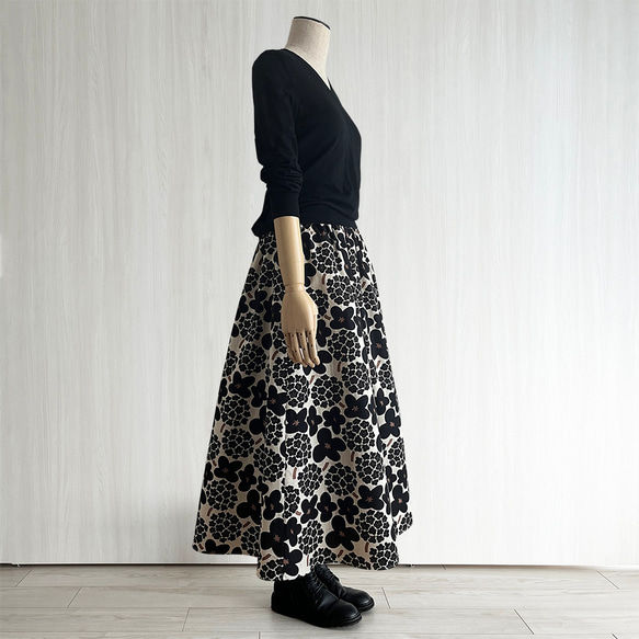 【日本/遠州】ギャザーフレアロング丈スカート_選べるスカート丈_綿麻_北欧風ブーケ柄 4枚目の画像