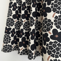 【日本/遠州】ギャザーフレアロング丈スカート_選べるスカート丈_綿麻_北欧風ブーケ柄 8枚目の画像