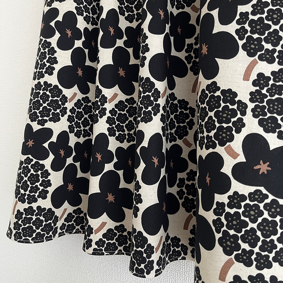 【日本/遠州】ギャザーフレアロング丈スカート_選べるスカート丈_綿麻_北欧風ブーケ柄 8枚目の画像