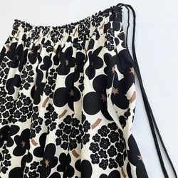 【日本/遠州】ギャザーフレアロング丈スカート_選べるスカート丈_綿麻_北欧風ブーケ柄 10枚目の画像