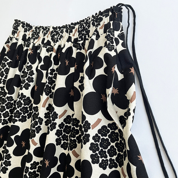 【日本/遠州】ギャザーフレアロング丈スカート_選べるスカート丈_綿麻_北欧風ブーケ柄 10枚目の画像