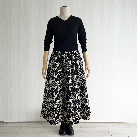 【日本/遠州】ギャザーフレアロング丈スカート_選べるスカート丈_綿麻_北欧風ブーケ柄 3枚目の画像