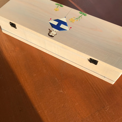 ちょっと大きめの箸箱(ハタとすずめ)　ヒノキのカトラリーケース　蓋付きの箸入れ　　食卓に置ける　小物入れ 12枚目の画像