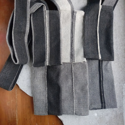 カレン族の手織りショルダーバッグ/黒×ボーダーＡ /草木染めコットン, 手縫い/白黒 モノトーン 8枚目の画像
