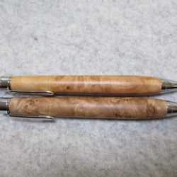 2本セット　林檎バール・アサダバール　椿油仕上げ　ワンピースタイプの木軸シャープペンシル　　　 3枚目の画像