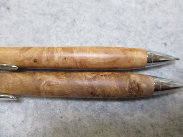 2本セット　林檎バール・アサダバール　椿油仕上げ　ワンピースタイプの木軸シャープペンシル　　　 4枚目の画像