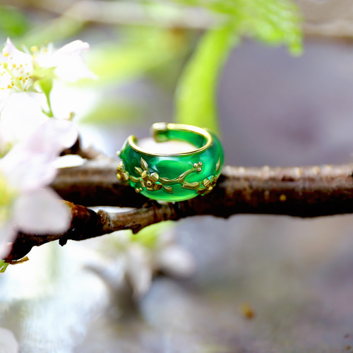 本翡翠カラーの木花イヤーカフ イヤーカフ toki 通販 17422986