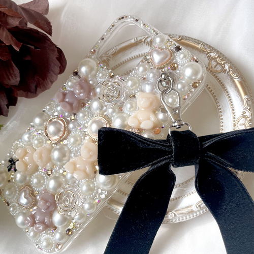 ♡ベロアリボンチャーム付きカフェ色こぐまのキラキラスマホケース