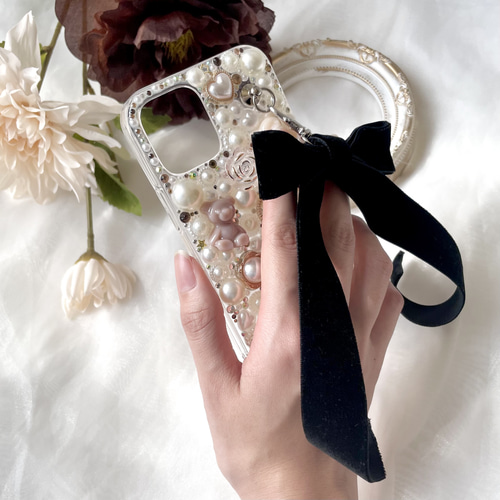 ♡ベロアリボンチャーム付きカフェ色こぐまのキラキラスマホケース