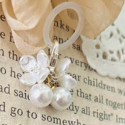 白いお花のめじるしアクセサリー アンブレラマーカー ペットボトル