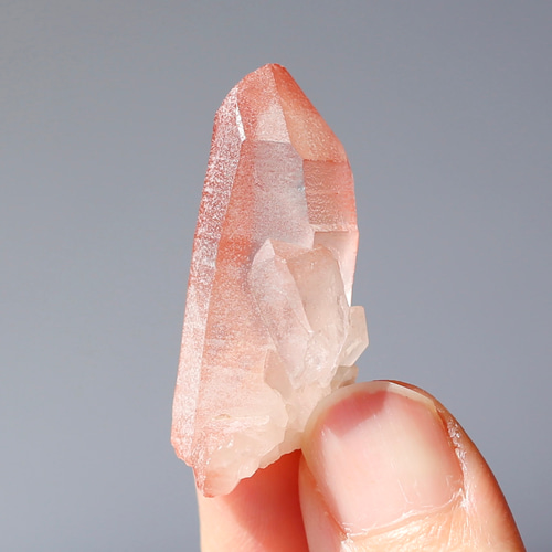 ディープピンクレムリアンシード ディアマンティーナ産 天然石 水晶