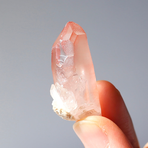 ディープピンクレムリアンシード ディアマンティーナ産 天然石 水晶