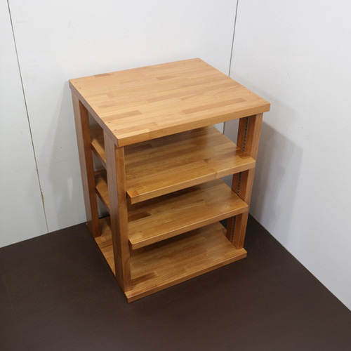 棚板の高さを自由にセットできるオーディオラック1R4タイプ （TS670