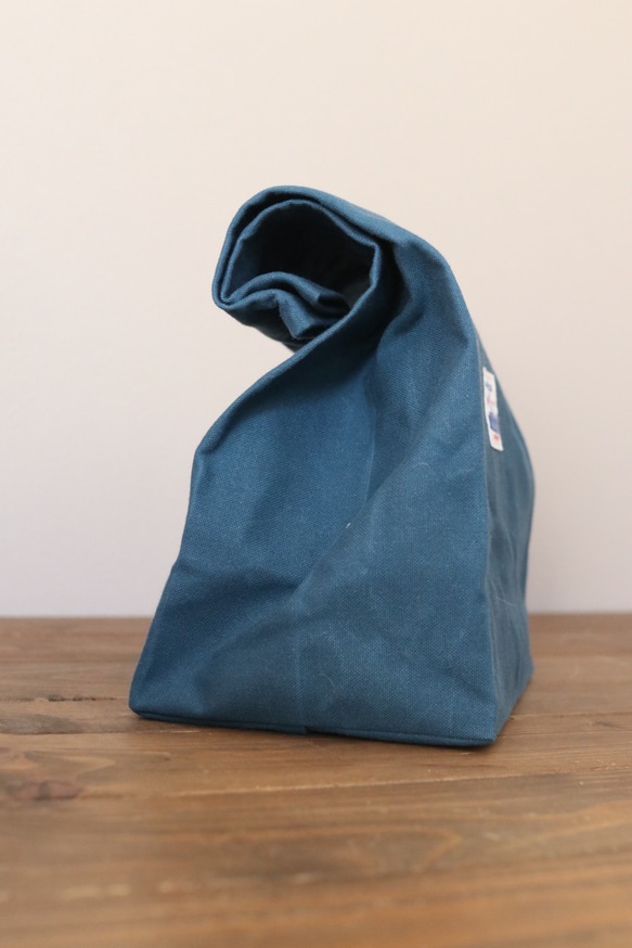 ランチクラッチバッグ　ミネラルブルー　紙袋風バッグ　ミリタリーバッグ 3枚目の画像