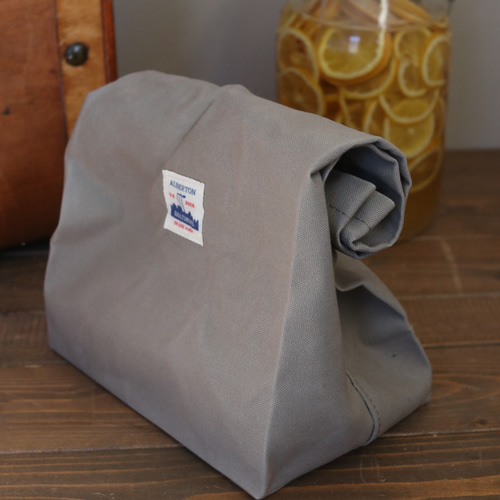 ランチクラッチバッグ ライトグレー 紙袋風バッグ ミリタリー
