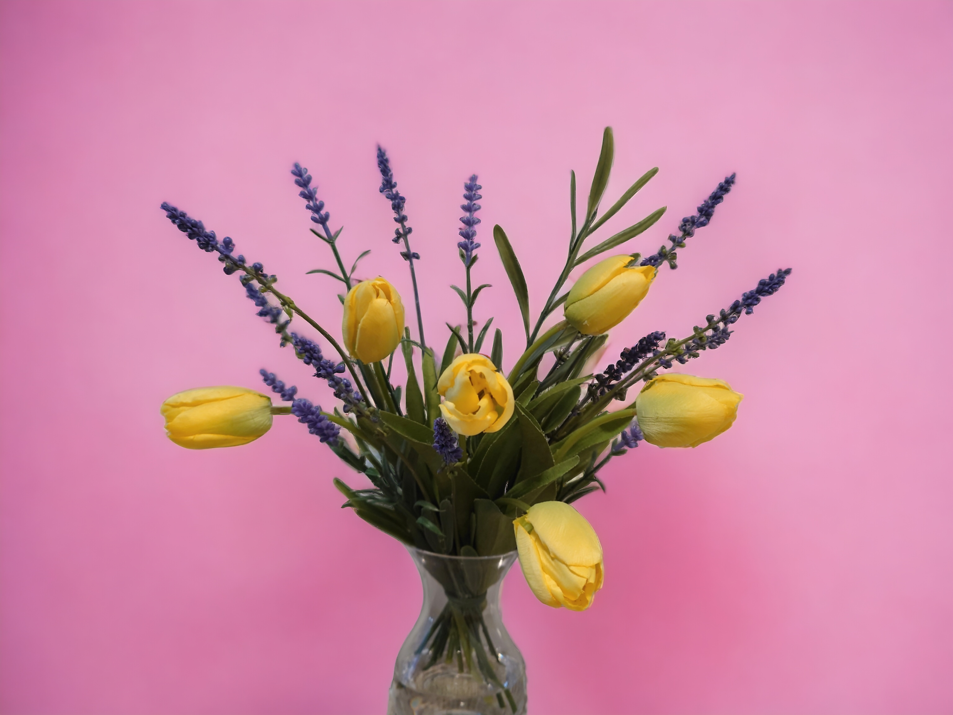 チューリップとラベンダーのグラスブーケ