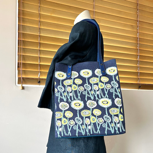 creema限定ミナペルホネンのネイビー、Pathパッチの縦長トートバッグ