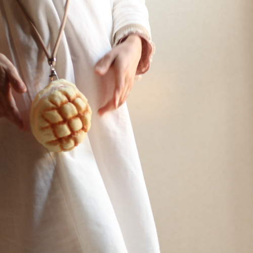 特別価格【ポーチ】メロンパン（ショルダーストラップ・金具は別売り