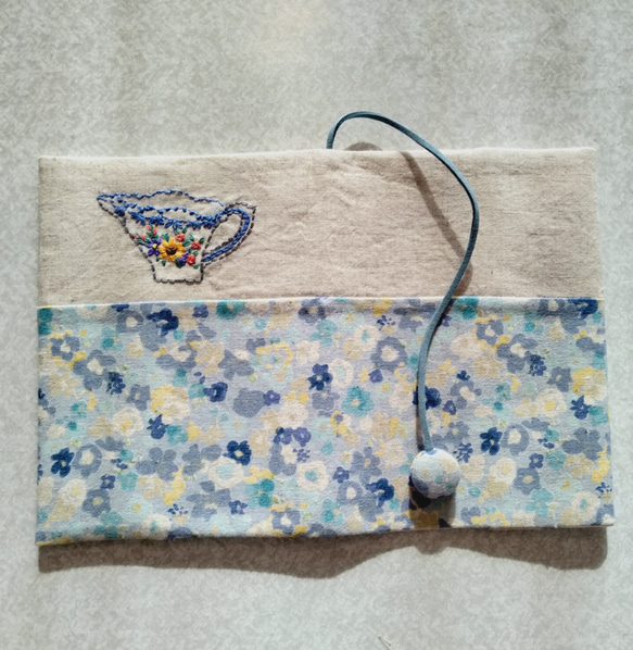 文庫本刺繍の布のブックカバー（ミルクポット） 2枚目の画像