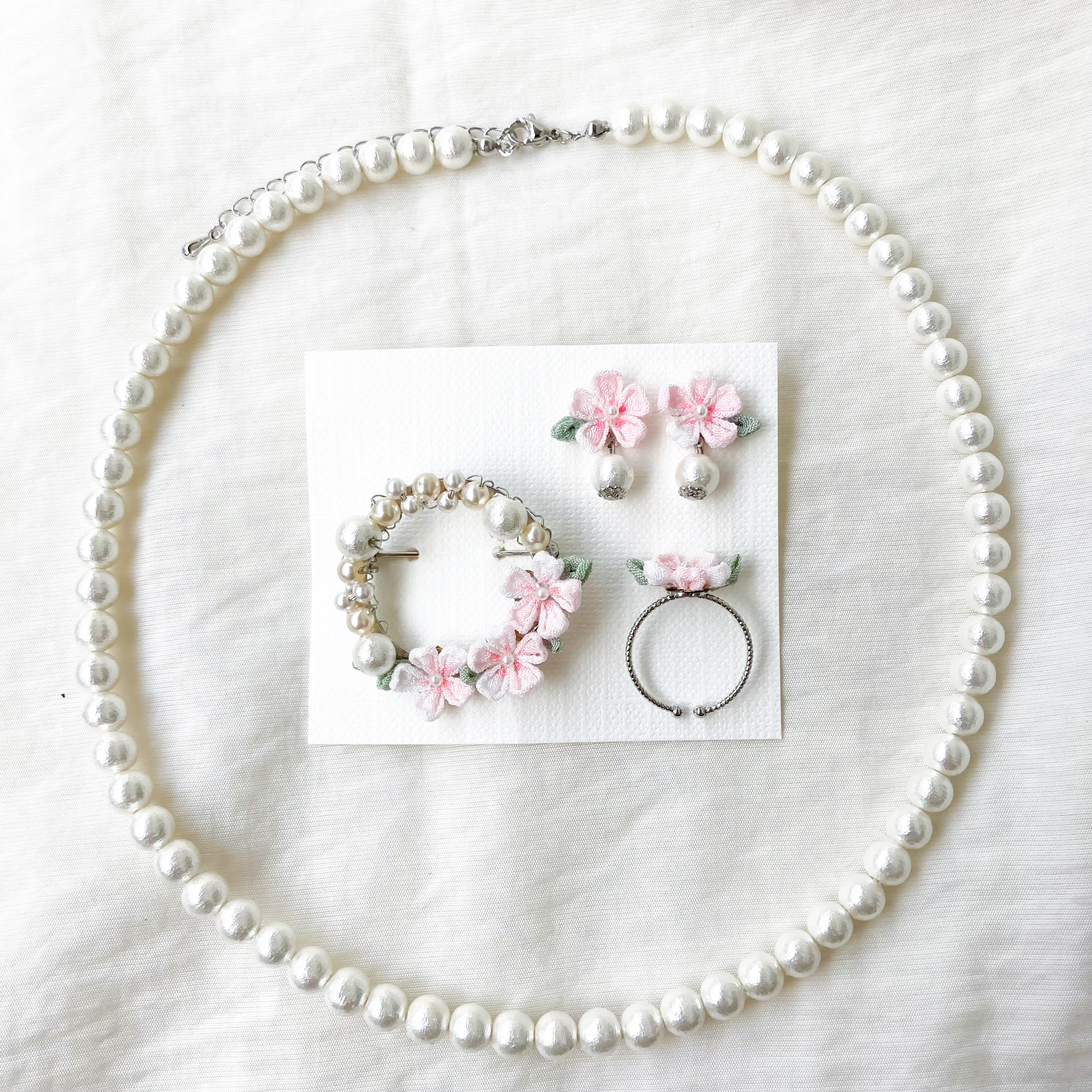 【Creema春の福袋】春待ち桜×ふんわりパール フォーマル4点セット（ピアス/イヤリング、ブローチ、ネックレス、リング