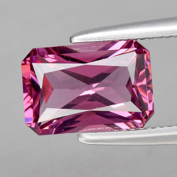 超最高級品質の色味 天然ロードライトガーネット VS ラディアン