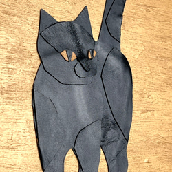 レザーのコラージュアート（クロネコ） 黒猫 A4サイズ 木製パネル 3枚目の画像