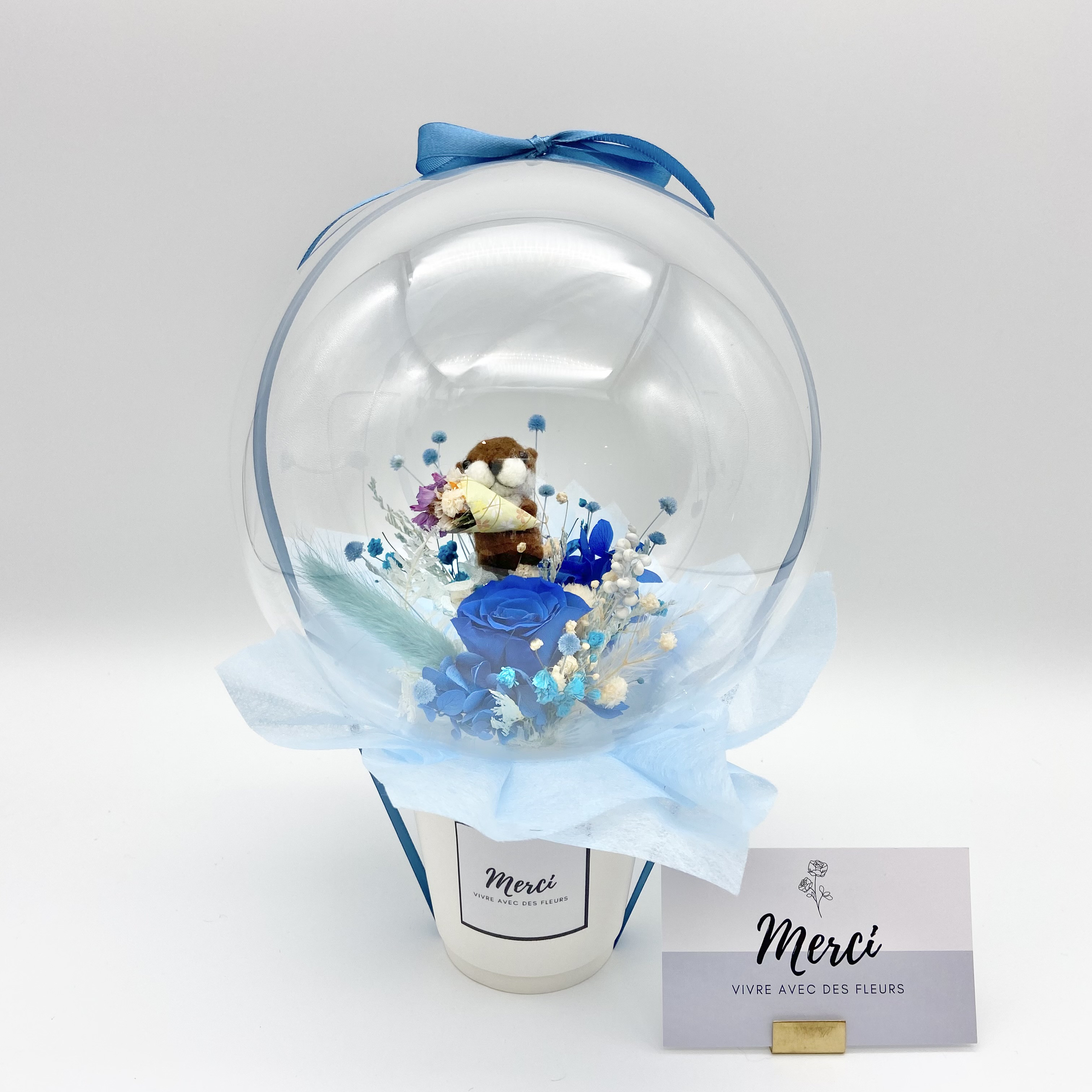 ブルー♡プリザーブドフラワー　羊毛カワウソ　フラワーバルーンカップ