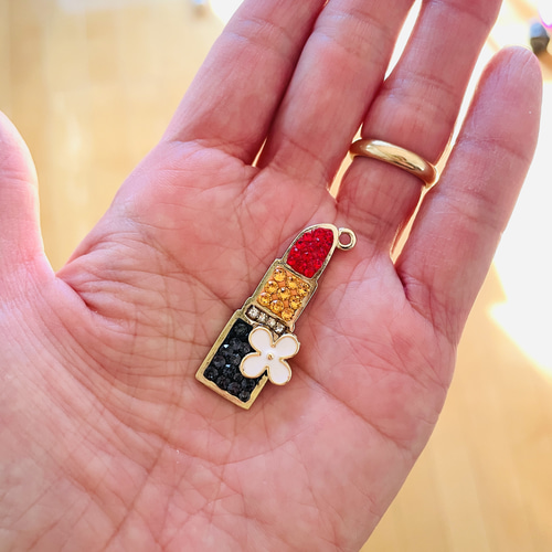 口紅チャーム その他アクセサリー アンプティクク 通販｜Creema 