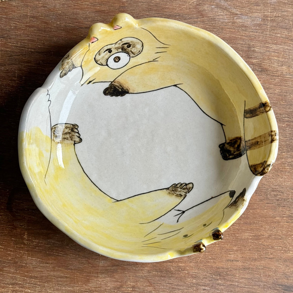 丸皿（キツネとたぬき） 2枚目の画像