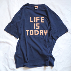 レザーパッチ「LIFE IS TODAY」の 半袖 Tシャツ（5色）牛革 ワッペン 9枚目の画像