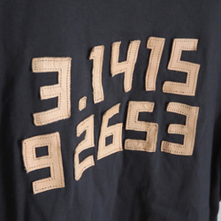 レザーパッチ「3.141592653」の 半袖 Tシャツ（5色）牛革 ワッペン 7枚目の画像