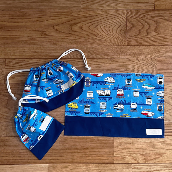 H913【通園・通学グッズ】ハンドメイドお弁当袋(新幹線柄水色)