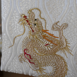 新作♪【昇龍ホワイト】大サイズ【くすみをイメージしつつ大人な名前旗】金襴生地使用　名前旗　こどもの日 5枚目の画像