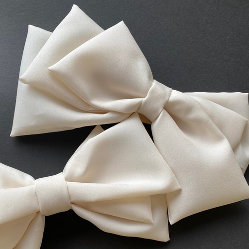 EMarie ホワイトリボンヘアアクセサリー EMarie ホワイトリボンヘアアクセサリー