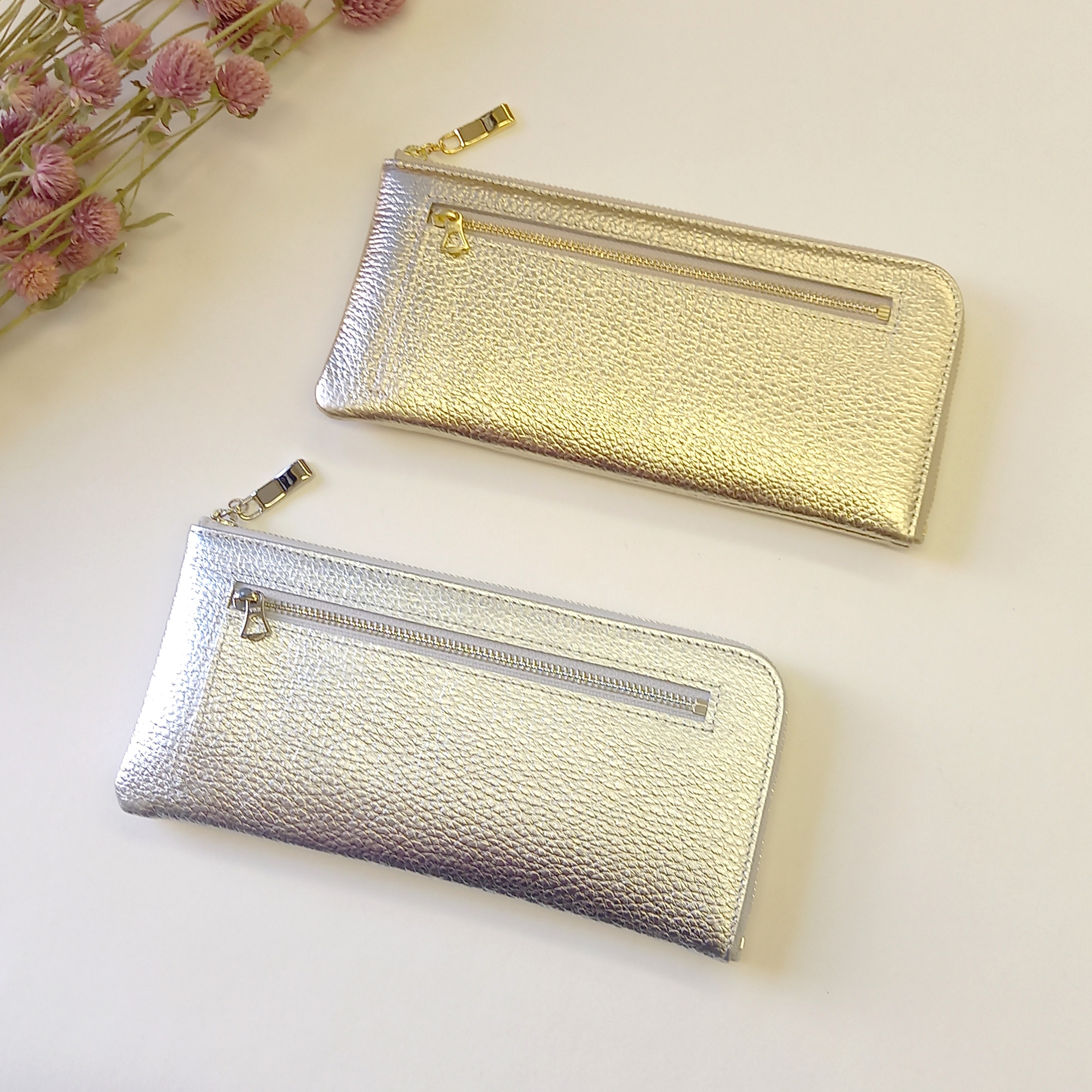 24枚もカードが入るスリム長財布◇牛革シュリンク型押し（シャンパンゴールド/シルバー）大容量なのに軽くて薄い！◇L字 皮