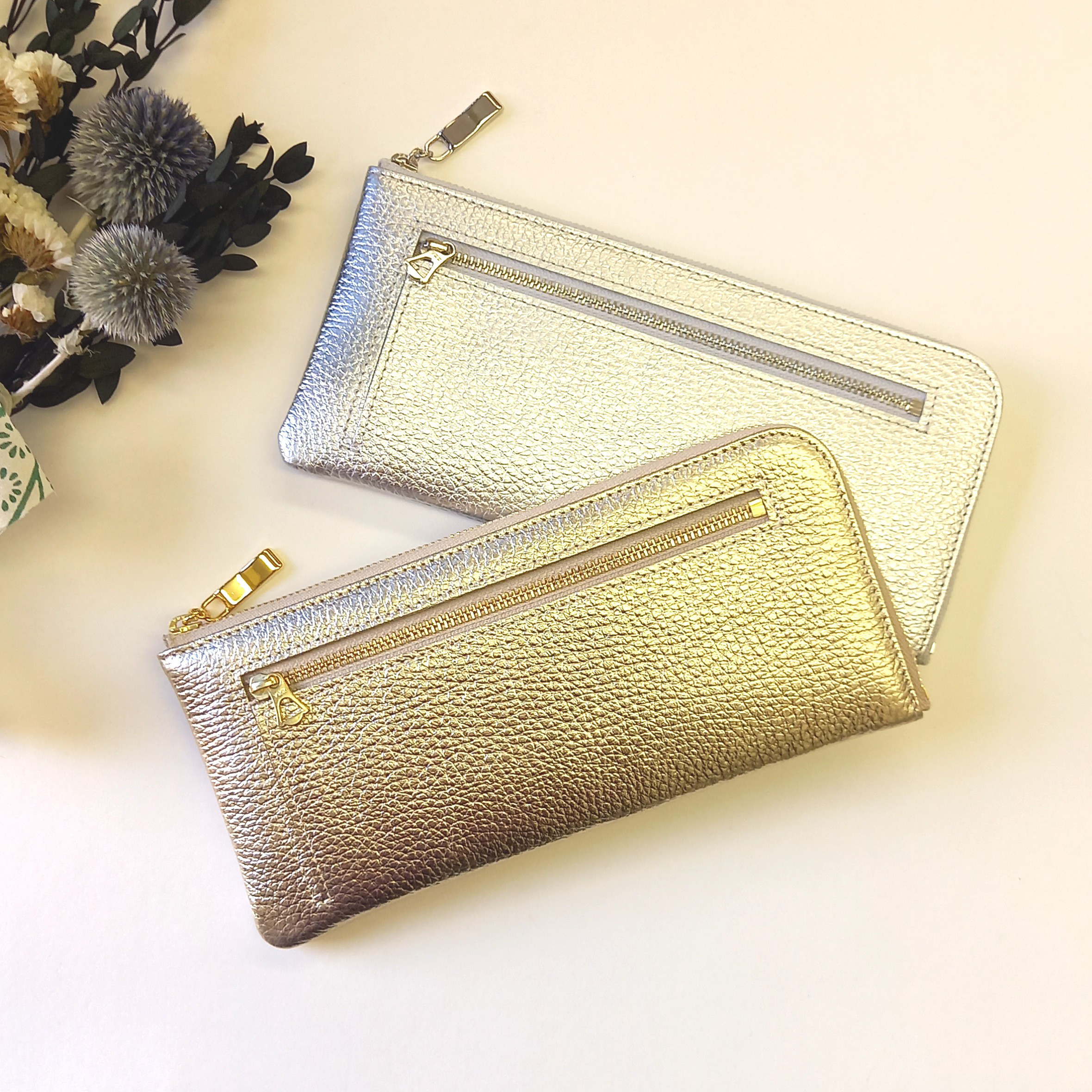 24枚もカードが入るスリム長財布◇牛革シュリンク型押し（シャンパンゴールド/シルバー）大容量なのに軽くて薄い！◇L字 皮