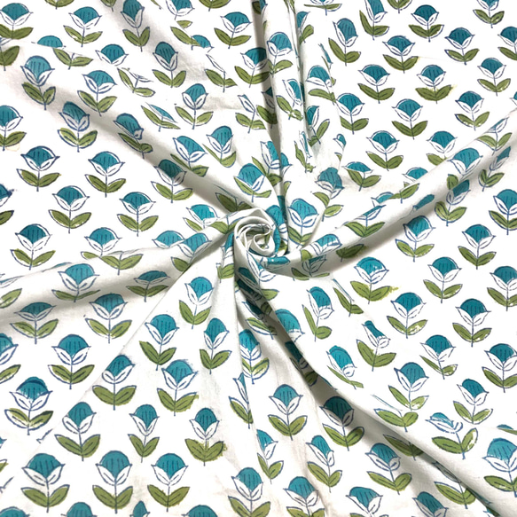 【50cm單位】白綠藍小花印地安手工版畫布料棉質 第1張的照片