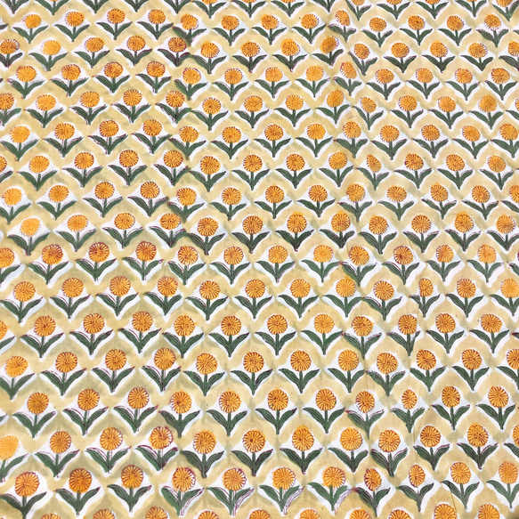【50cm單位】黃橙色小花印度手版印花布料棉質 第4張的照片