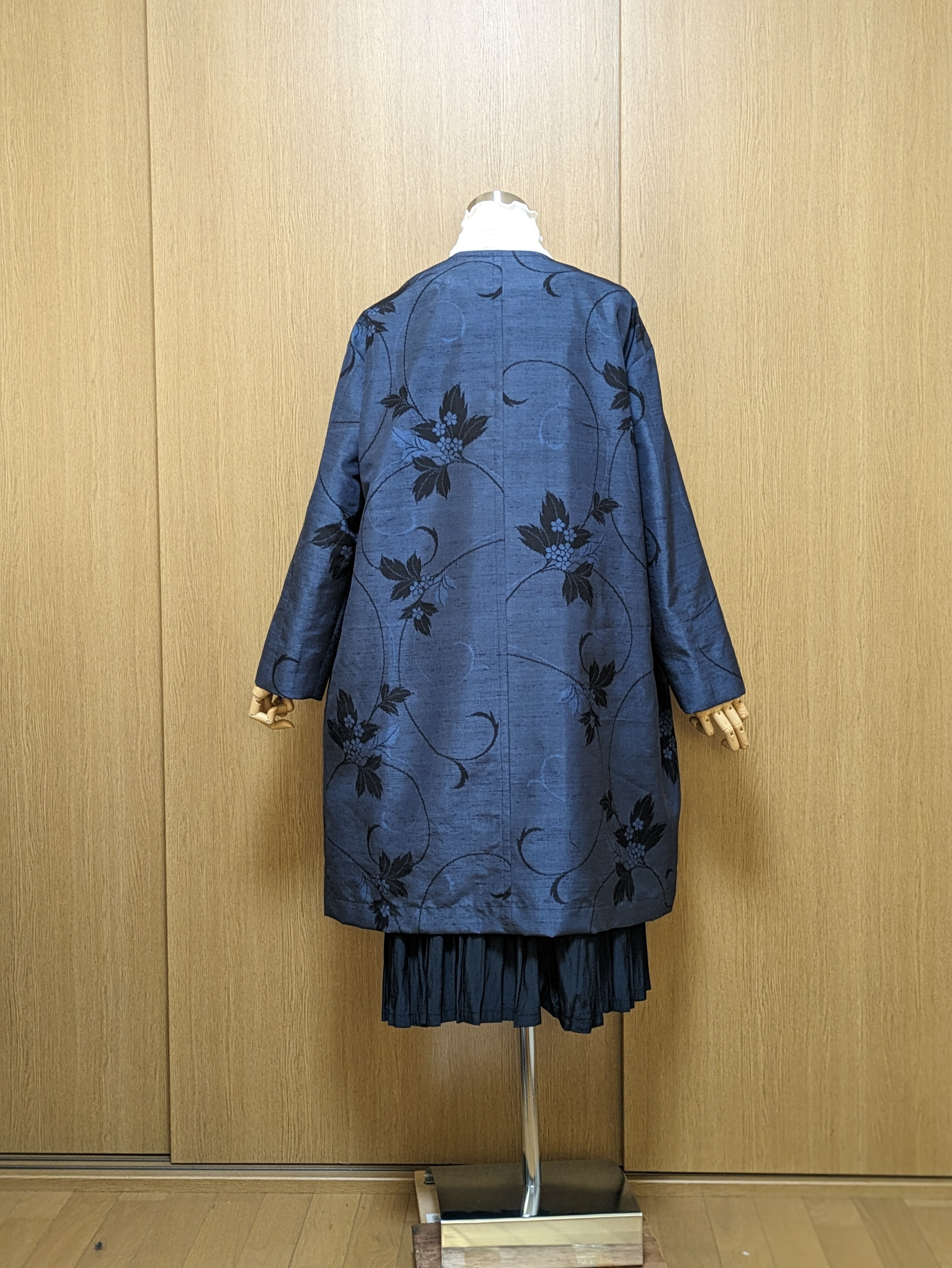 SOLD　着物リメイク　ノーカラーコート　紬　FREE SIZE SOLD 着物リメイク ノーカラーコート 紬 FREE SIZEの通販 by