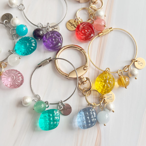 セミオーダー】レジンドロップと天然石のキーホルダー