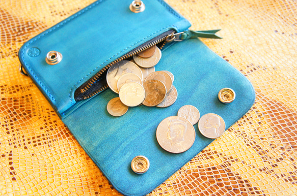 牛ヌメ革製 ミニトラッカーウォレット N046 青色 BURNY 本革 バイカーウォレット レザー 財布 5枚目の画像