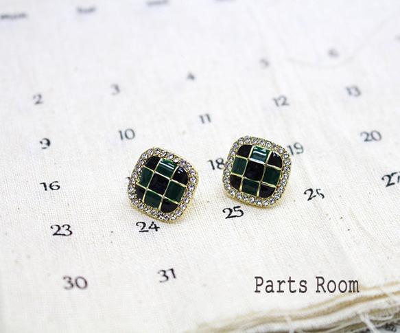 [2 件] 方形和雙色設計耳環 [黑色和綠色] st-03821-2 第1張的照片
